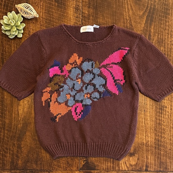 JH Collectibles Sweaters - JHCollectibles | Vintage Cotton Blend Short Sleeve Sweater w/Floral Graphic, M